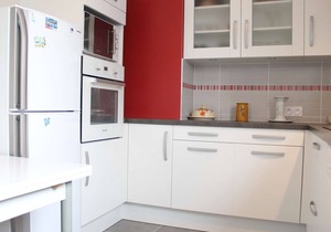 Coastal Home in La Cotinière: 3BR, Garden, Parking, Steps from Beach and Port