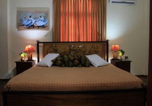Coconut Grove Regency Hotel
