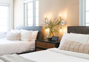 Collins Ave. Suites Double Beds Beach & Nightlife!