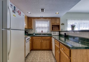 Colonial Crest 110 - Great location! - You can walk to town!
