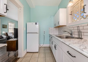 Colorful Victorian - walking distance to the beach & Pleasure Pier