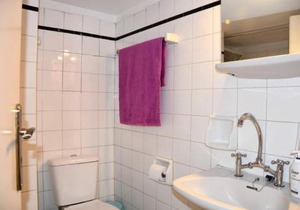 Colourful Apartment in AthensCity 1min from Subway