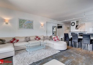 COMBE HUMBERT - Three Bedroom Apartment, Sleeps 8