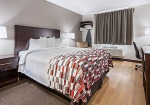 Comfort and Convenience! 3 Pet-Friendly Units, Free Breakfast and Free Parking!