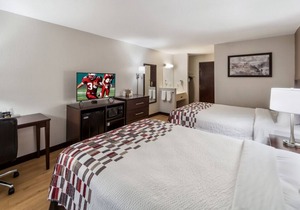 Comfort and Convenience! 3 Pet-Friendly Units, Free Breakfast and Free Parking!