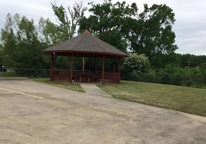 Comfort and Convenience! 2 Pet-friendly Units, Free Breakfast & Parking, Pool