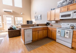 Comfort and Convenience in Downtown Sitka - Suite B