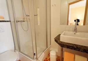 Comfort double room, shower or bath, WC - Hotel u. Landgasthof Zum Bockshahn