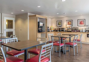 Comfort Inn Highway 401