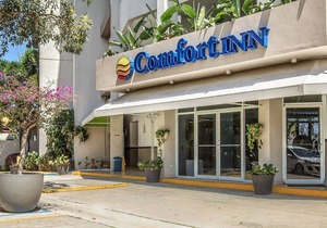 Comfort Inn & Suites Levittown