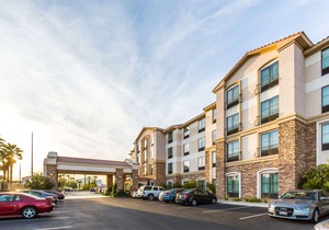 Comfort Inn & Suites Henderson - Las Vegas