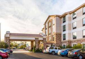 Comfort Inn & Suites Henderson - Las Vegas