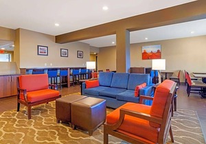 Comfort Inn & Suites Page at Lake Powell