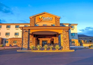 Comfort Inn & Suites Page at Lake Powell