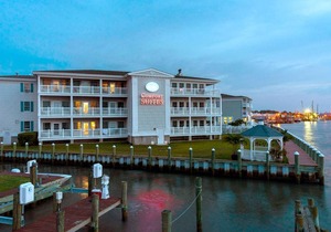 Comfort Suites Chincoteague Island Bayfront Resort