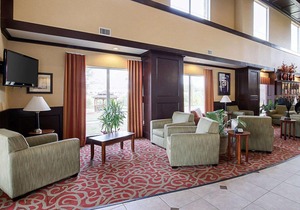 Comfort Suites Palestine