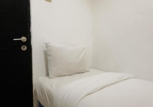 Comfortable 2BR Apartment at Paragon Village By Travelio