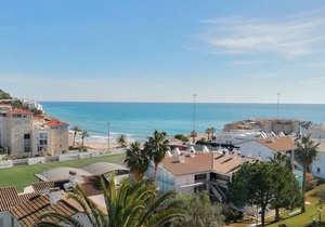 Comfortable apartment with beautiful views of the beach of Aiguadolç
