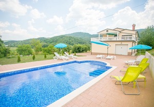 Comfortable apartment with a shared swimming pool for up to 4 persons