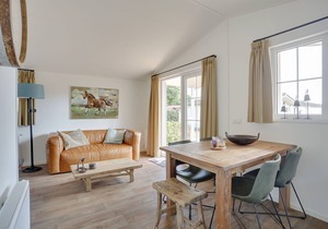 Comfortable bungalow with a terrace at the Bedafse Bergen