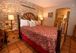 Comfortable Charming Inn Room