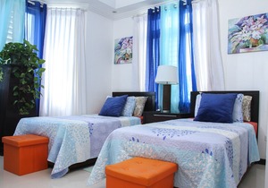Comfortable, cozy, private bedroom in a lovely private residence