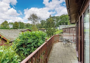 Comfortable lodge with one double with en suite shower, one twin and one single.