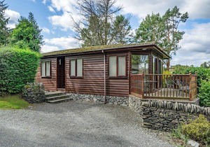 Comfortable lodge with one double with en suite shower, one twin and one single.