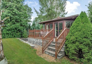 Comfortable lodge with one double with en suite shower and one twin.