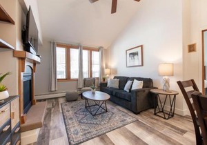 Comfortable Zephyr Mountain Lodge Condo with Spectacular View of the Continental Divide condo