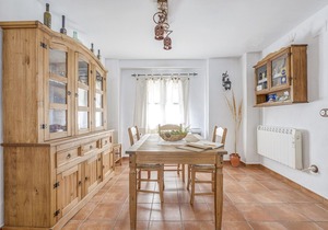 Comfy Holiday Home in Carcabuey with Patio