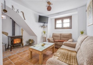 Comfy Holiday Home in Carcabuey with Patio