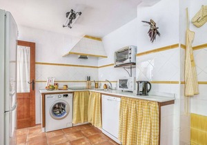 Comfy Holiday Home in Carcabuey with Patio