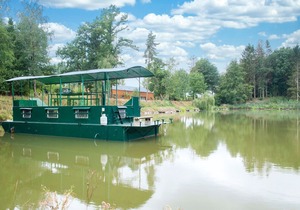 Comfy Houseboat in Florennes next to the Forest