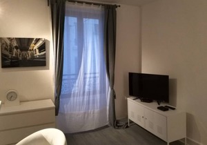 Comfy Parisian studio!