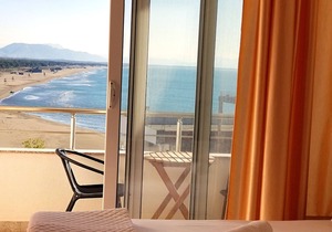 Comfy twin room with separated beds, double sofa bed - sea view balcony