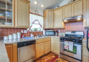 Como Retreat w/Mountain Views: Near Hiking Trails