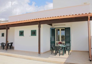 Complete relax away from the chaos immersed in the Salento countryside