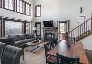 Completely New 4BR Luxurious Creekside Condo With Private Hot Tub