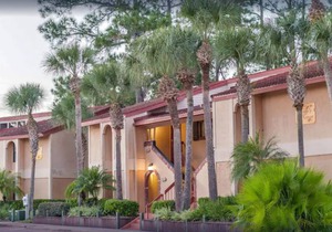 Condo ∙ 2 bedrooms ∙ 6 guests