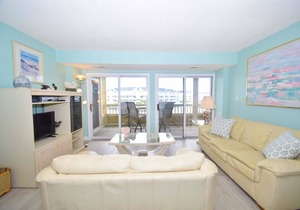 Condo ∙ 2 bedrooms ∙ 6 guests