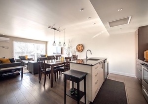CONDO 3bed and 2bath with pool and tennis/MONT STE-ANNE Between town and mountains