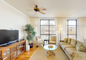 Condo by the Bay w/ A/C, a Balcony, & Free WiFi plus Shared Pool & Beach Access