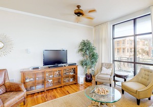 Condo by the Bay w/ A/C, a Balcony, & Free WiFi plus Shared Pool & Beach Access
