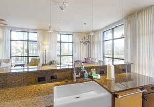 Condo by the Bay w/ A/C, a Balcony, & Free WiFi plus Shared Pool & Beach Access