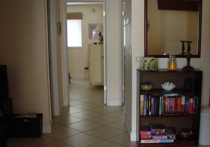 Condo fully furnished 2bdrm/1bath. Walk or trolley to beaches, dining & fun.
