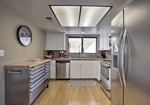 Condo w/Mountain Views-3mi to DT Palm Springs