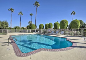 Condo w/Mountain Views-3mi to DT Palm Springs