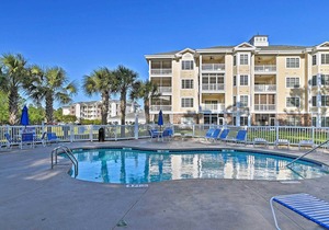Condo w/ Patio & Pool Access ~ 2 Miles to Beaches