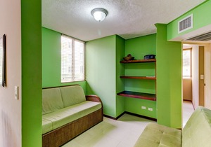 Condo with Great Location, Pool & Patio - Close to the Beach